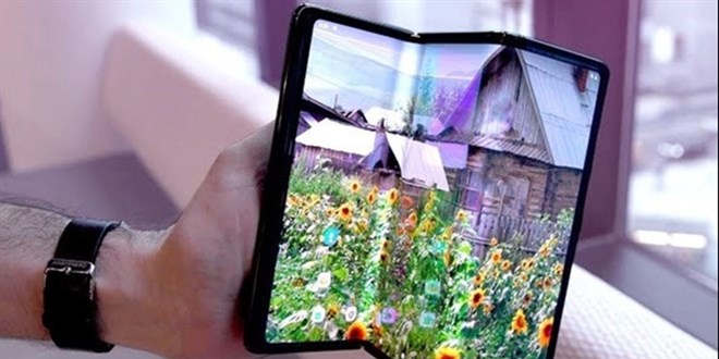 Üç katlı telefonlar geliyor!