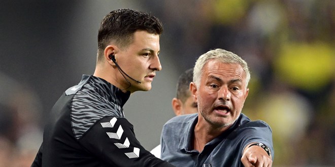Galatasaray yönetiminden Jose Mourinho'ya gönderme!