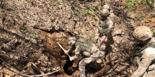 Şırnak'ta Gürz-12 operasyonu: Terör inleri yerle bir edildi