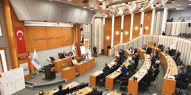 Belediye meclisinde saygı duruşu ve İstiklal Marşı okunması unutuldu