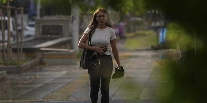 Meteoroloji'den 33 il iin gk grltl saanak uyars