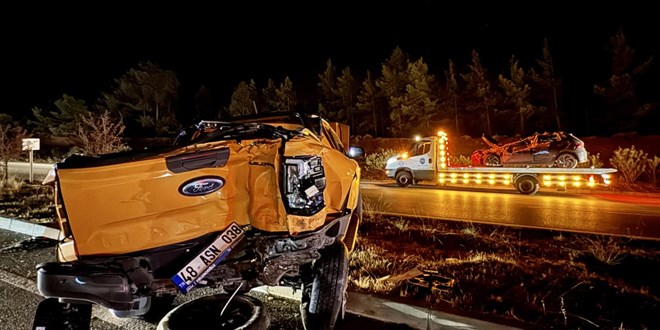 Fethiye'de zincirleme kaza: 1 �l�, 11 yaral�