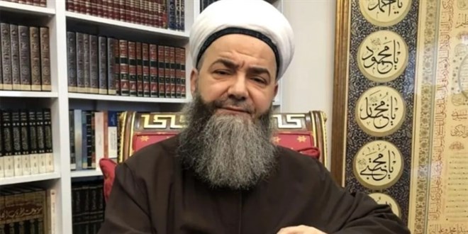 Cübbeli Ahmet Hoca olarak bilinen Ahmet Ünlü'ye saldırı