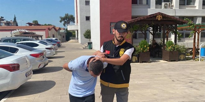 Tart��t��� arkada��n� �ld�resiye d�v�p b��aklayarak �ld�rd�