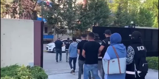 Eşi ile yurt dışına kaçmaya çalışan FETÖ hükümlüsü tutuklandı