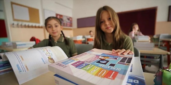 'Yeni müfredat öğrencilerin dünyayı daha iyi anlamasını sağlayacak'
