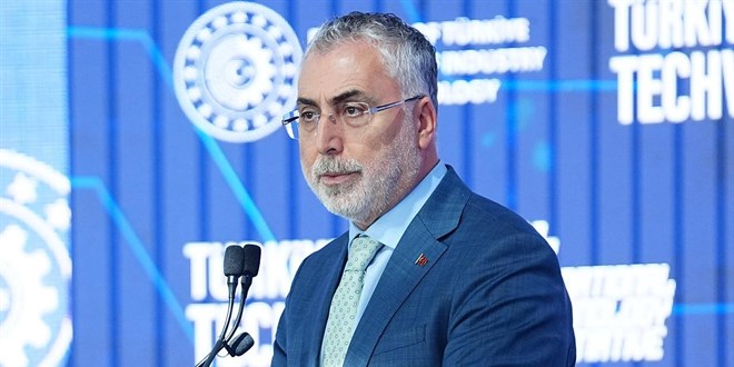 'Yerli iş gücümüzü önceleyerek yabancılara çalışma izni veriyoruz'