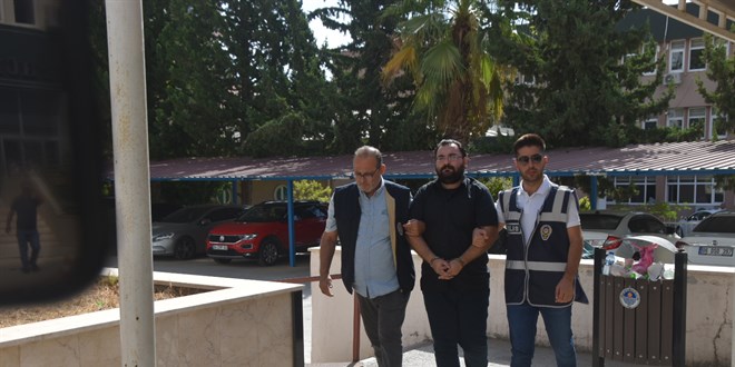 Emekli profesörün ölü bulunmasıyla ilgili oğlu tutuklandı