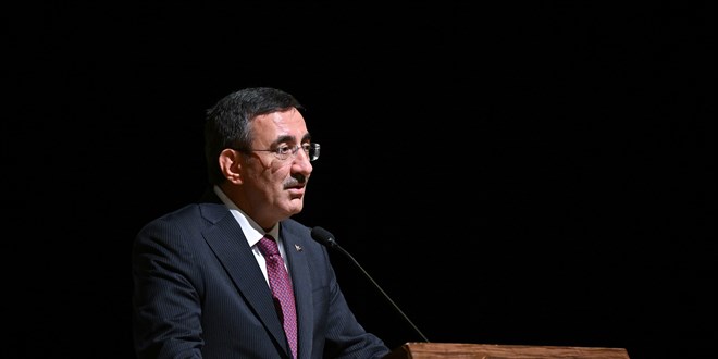 'Demokratik ortamda yapılan darbelerin hepsi gayrimillidir'