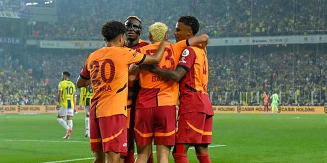 Galatasaray dev derbide Fenerbahçe'yi mağlup etti