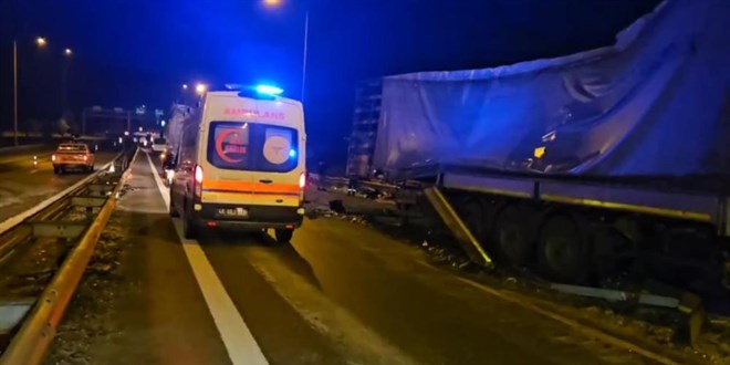 TAG Otoyolu'nda 3 ayrı kaza: 1 ölü, 20 yaralı