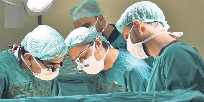 Türk hekimler yine tarih yazdı: 7 'li çapraz nakil
