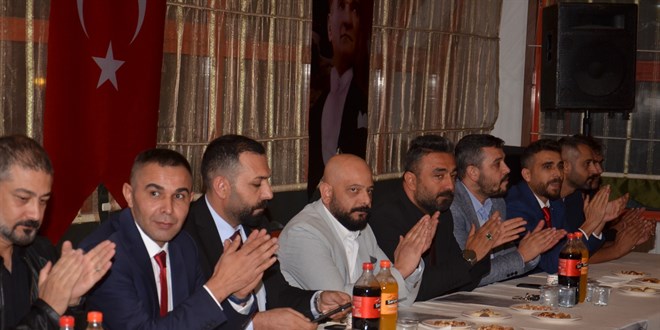 Depremzedelerle moral gecesi: 300'den fazla eğitim çalışanı buluştu