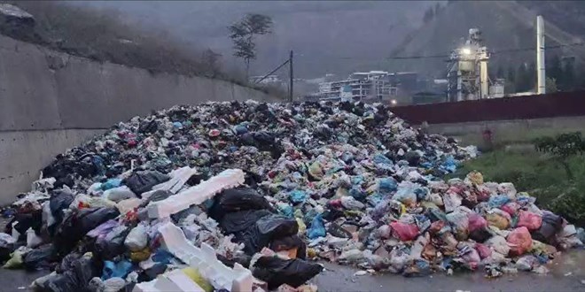 150 ton çöpü yol kenarına döken belediyeye ceza