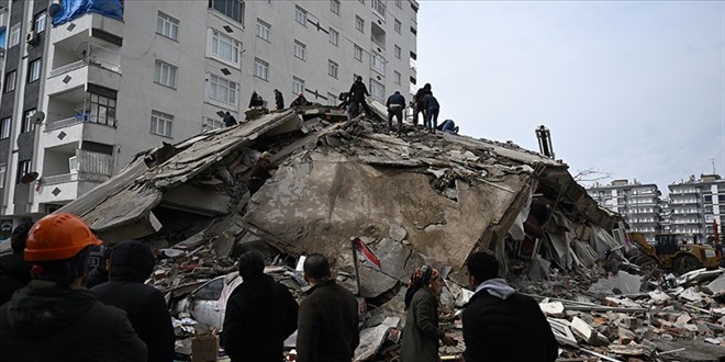 Depremde 100 kişinin öldüğü Hisami Apartmanı'na ilişkin davada karar çıktı