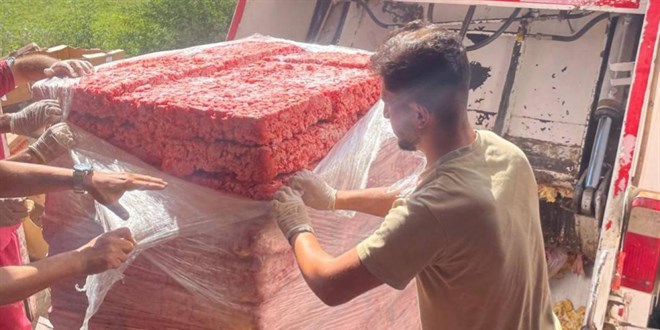 Antalya'da 17 ton bozuk tavuk ürünü imha edildi