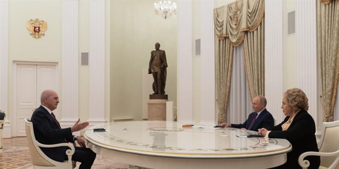 TBMM Başkanı Kurtulmuş, Putin ile görüştü