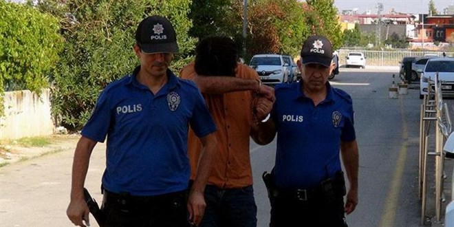 Direksiyon sınavında eşini geçirmeyen öğretmeni darp etti