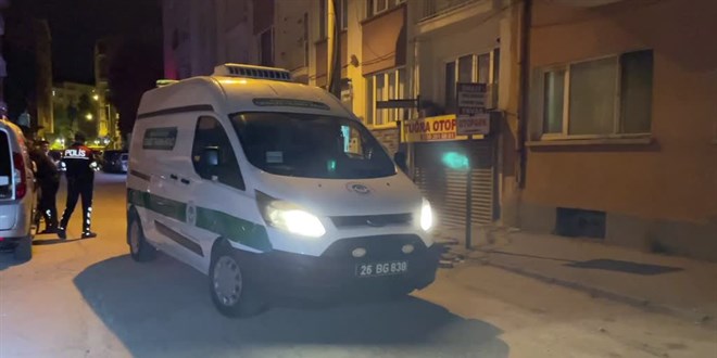 Eskişehir'de bir kişi yalnız yaşadığı çöp dolu evde ölü bulundu