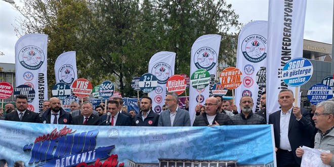Kamu Birliği Konfederasyonu'ndan Maliye Bakanlığı önünde eylem