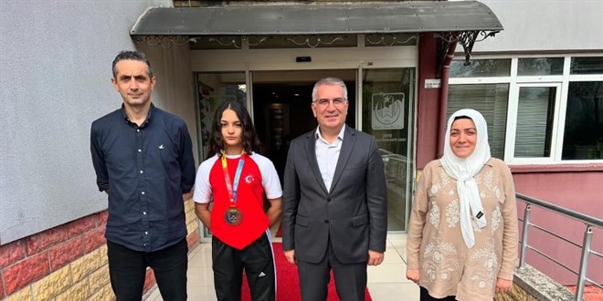İHL öğrencisinin büyük başarısı: Bilek güreşinde dünya 3'üncüsü oldu