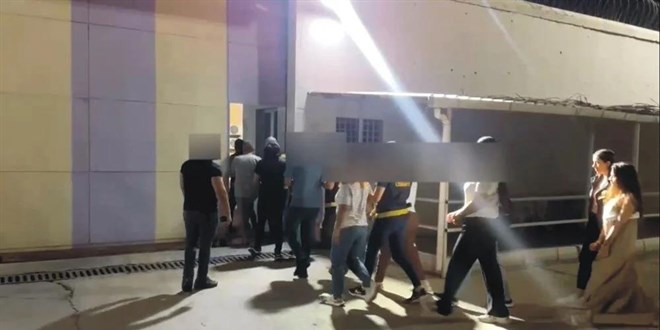 500 TL'lik çek tuzağı! Kimlik bilgilerini alıp banka hesabı açtılar