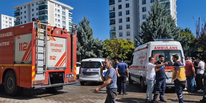 Diyarbak�r'da 10 katl� binada yang�n: 6 ki�i dumandan etkilendi