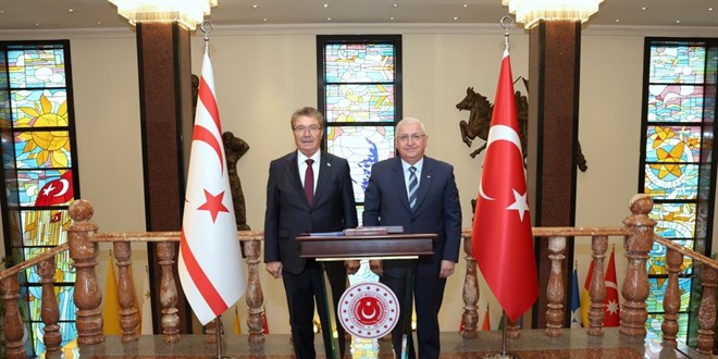 Milli Savunma Bakan� G�ler, KKTC Ba�bakan� ile bir araya geldi