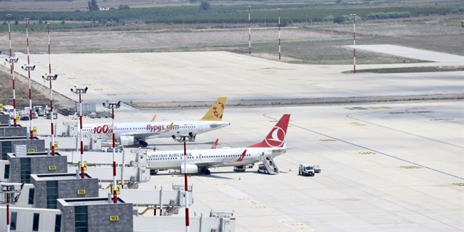 Bakan Uraloğlu: Havayolunda 12 yeni iç hat seferi başlayacak