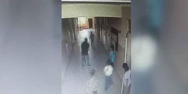 Öğretmen boğazına şeker takılan öğrenciyi Heimlich manevrasıyla kurtardı