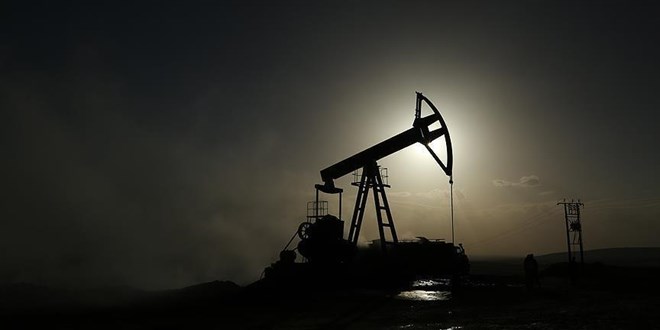 Brent petrolün varil fiyatı 77,56 dolar