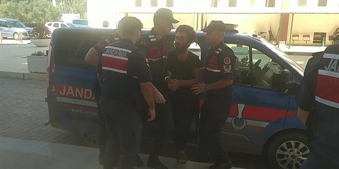 Minibüste kız öğrencileri rahatsız eden şüpheli tutuklandı