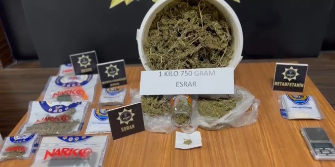 Uyuşturucu ticareti yapmakla suçlanan oğlunu polise teslim etti