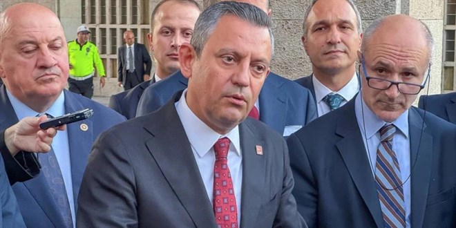 Özgür Özel eleştirilere yanıt verdi