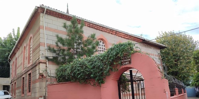 Cenazede tabuttan gelen ses ortalığı karıştırdı