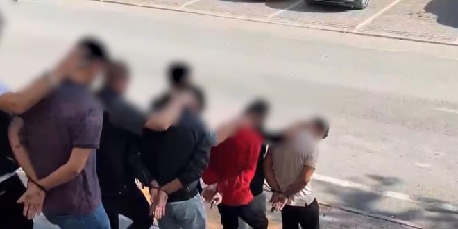 Ucuz arsa satma vaadi ile vatandaşları dolandıran 3 şüpheli tutuklandı