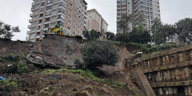 Rize'de toprak kayması