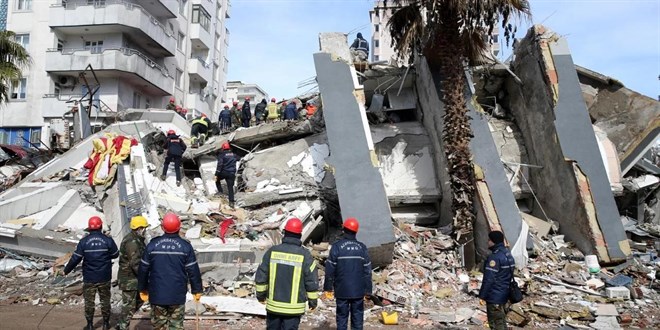 35 kişinin öldüğü Ezgi Apartmanı'nda 7 belediye personeline hapis istemi