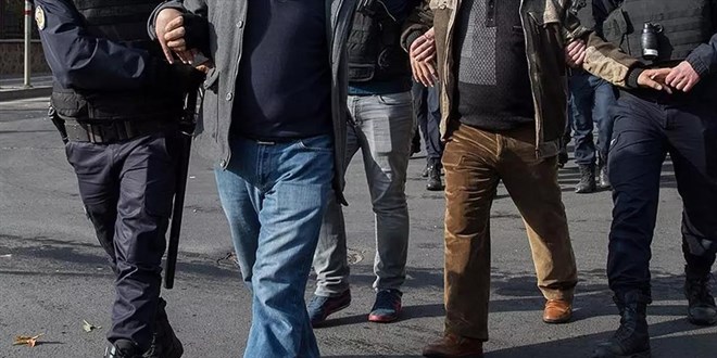 Diyarbak�r'da doland�r�c�l�k yapt�klar� iddias�yla 9 zanl� tutukland�