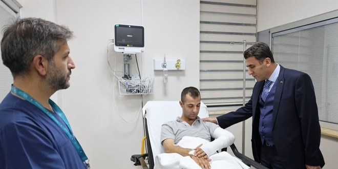 Askeri aracın devrilmesi sonucu 6 jandarma personeli yaralandı