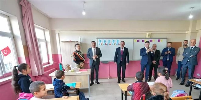 Milli Eğitim Bakanı Tekin'den Bingöl, Muş ve Batman'daki köy okullarına ziyaret