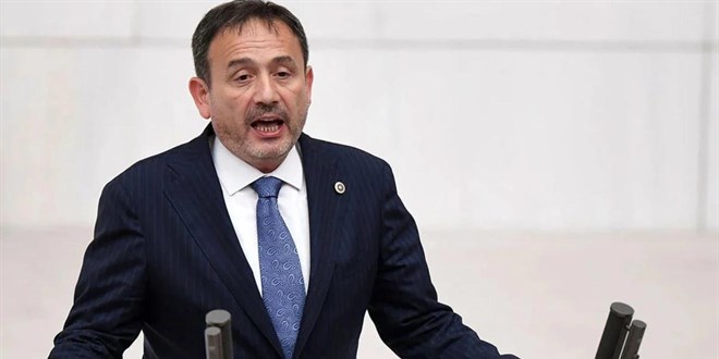 AK Partili Keskinkılıç'tan hizmetleri eleştirenlere: O yolları baban mı açtı?