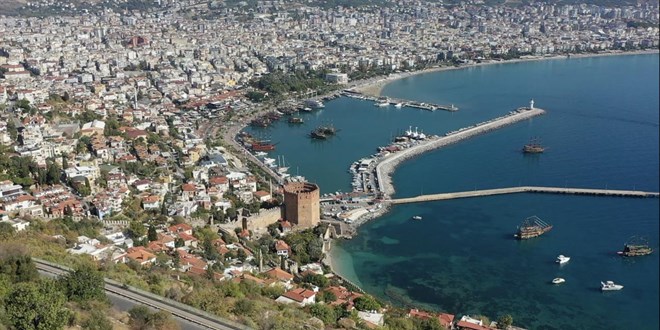 Bakan Ersoy: Antalya'ya son 9 ayda 15 milyonu aşkın turist geldi