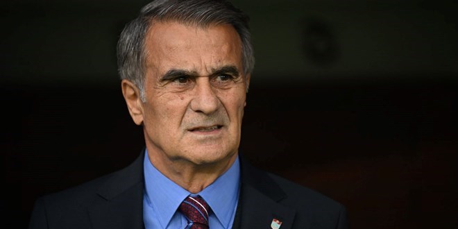 Şenol Güneş 1000. resmi maçına çıkarak tarihe geçti