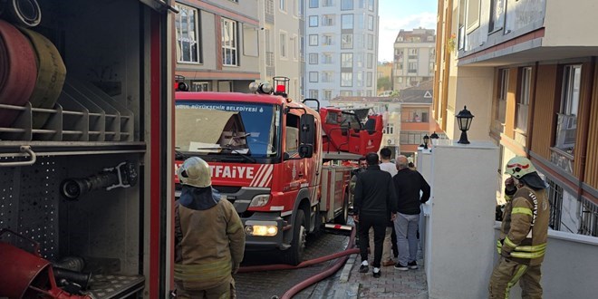 İstanbul'da 5 katlı binada yangın