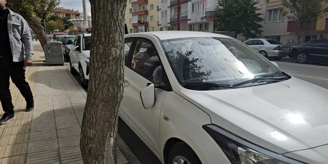 Çorum'da park halindeki 15 aracın aynaları kırıldı