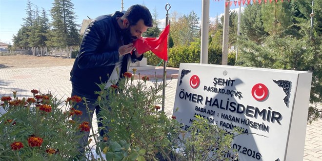 G�len'in �l�m haberinin ard�ndan �ehit Halisdemir'in kabri ziyaret ediliyor