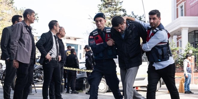 Kendisini tehdit edenleri b�yle izledi... Kim bu savc�?