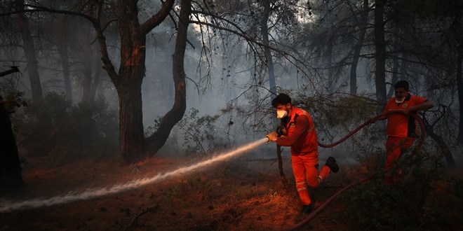 �anakkale'deki orman yang�n�yla ilgili 2 ��pheli g�zalt�na al�nd�