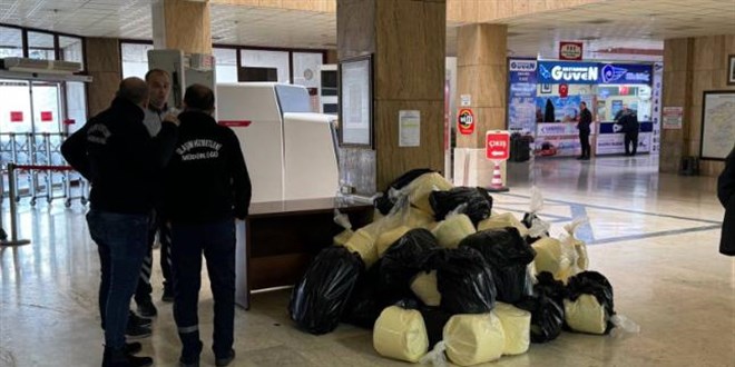 Kastamonu'da zabıta 1150 kilo tereyağı ile 750 kilo peynire el koydu
